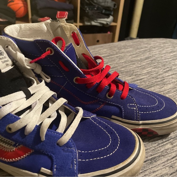 Vans - Picture 5 of 6